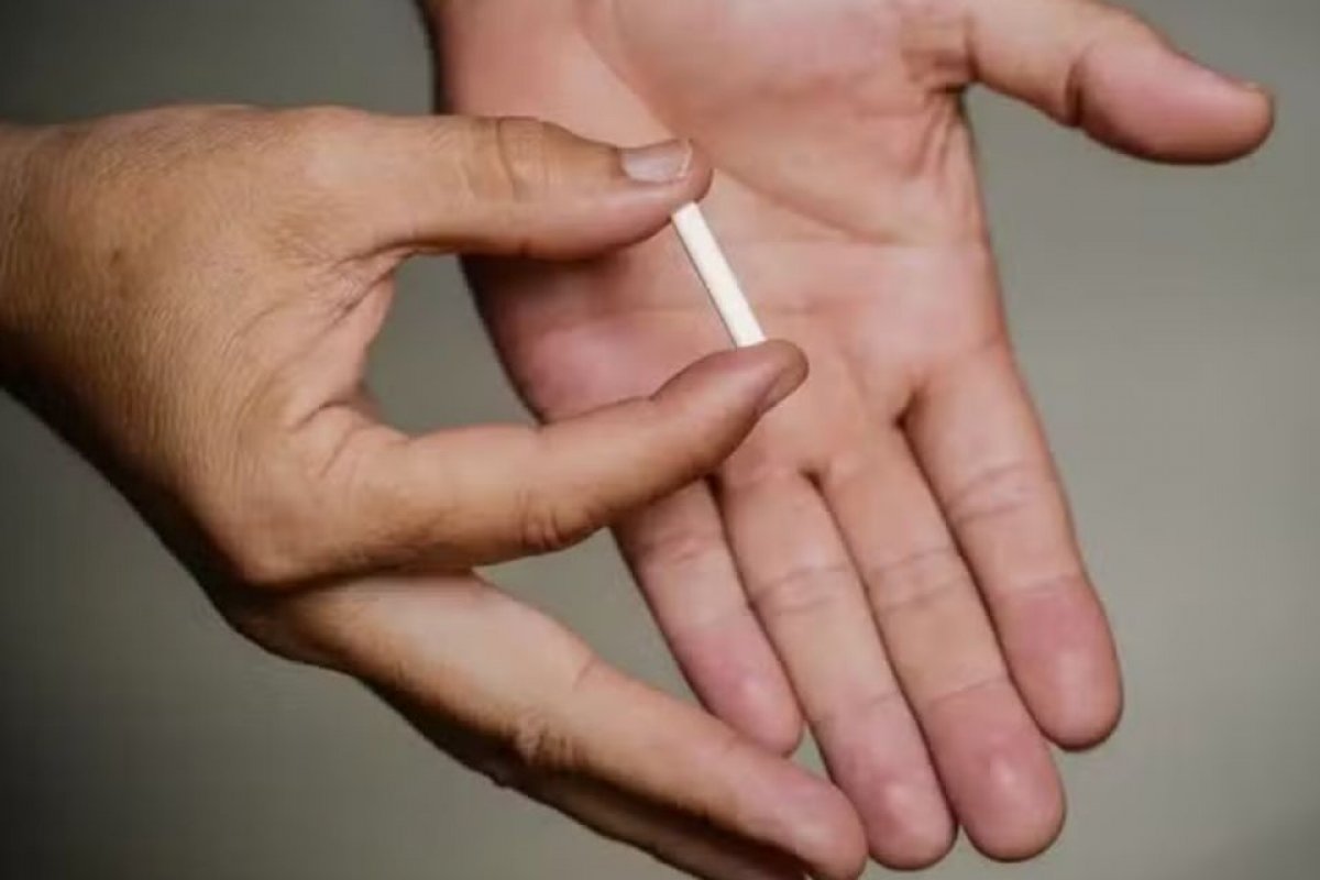 Planos de saúde já são obrigados a cobrir implante contraceptivo Implanon