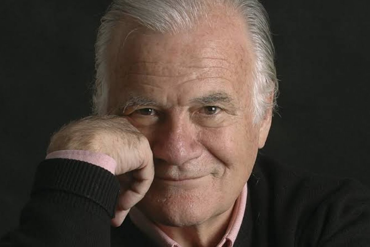 Morre o jornalista Mino Carta, fundador da Carta Capital, aos 91 anos