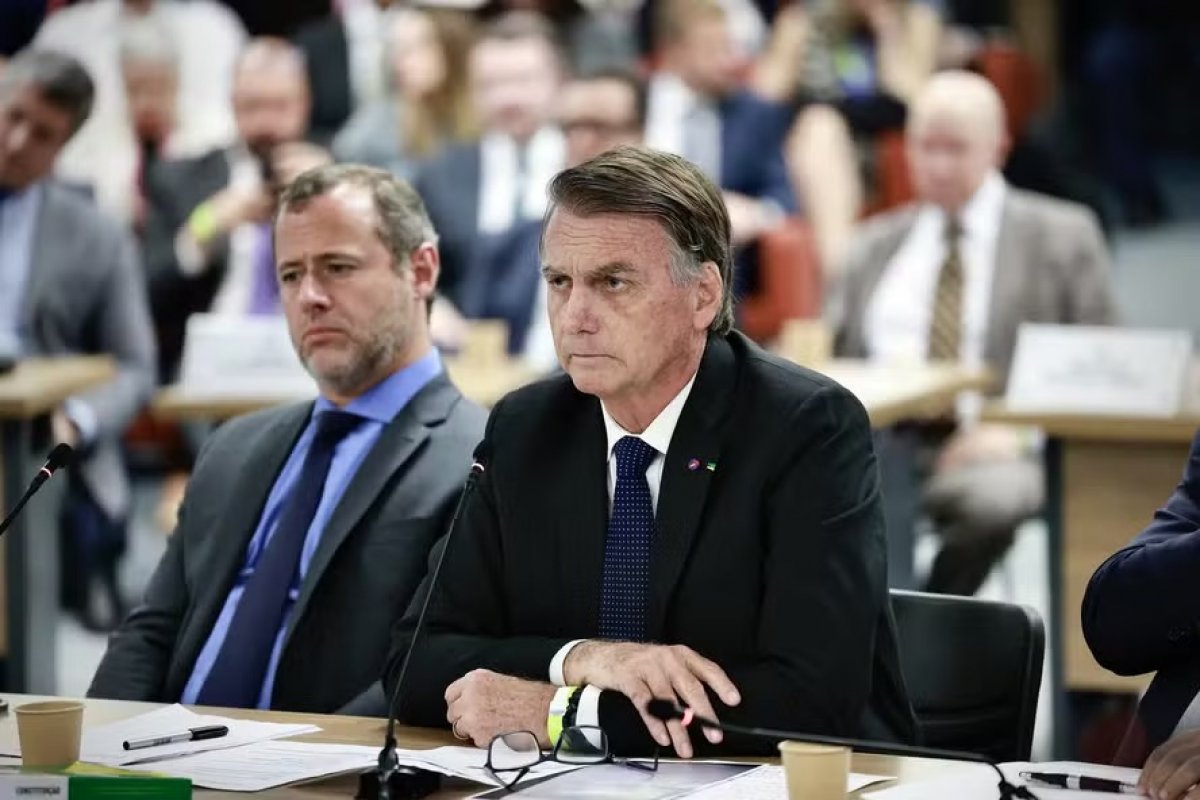 'Popcorn e ice cream', apoio e críticas: veja como políticos baianos reagiram ao início do julgamento de Bolsonaro