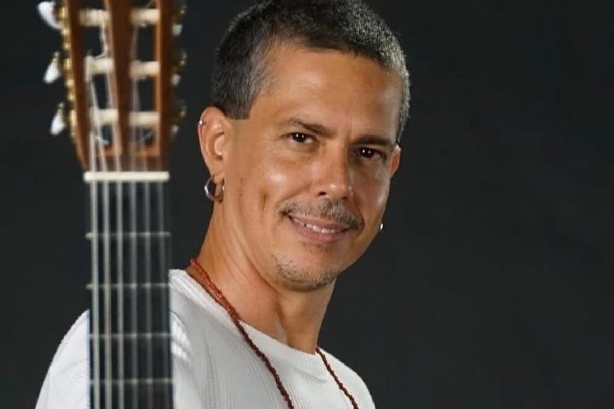 Ayrà Gastrôbar recebe cantor e compositor Daní em show intimista no Rio Vermelho!