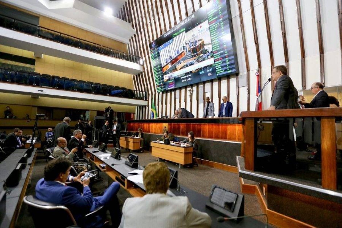 ALBA aprova projetos que reestruturam polícias Civil e Militar da Bahia