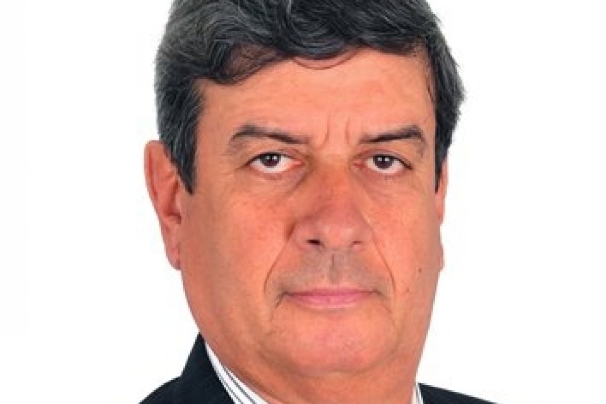 Ex-prefeito de Feira de Santana é multado pelo TCM por superfaturamento em contratos de saúde