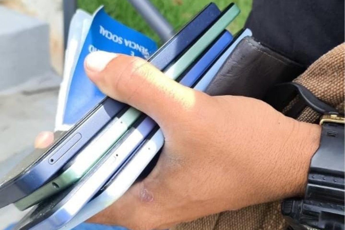 Homem é preso suspeito de assaltar passageiros perto da estação de metrô de Pituaçu