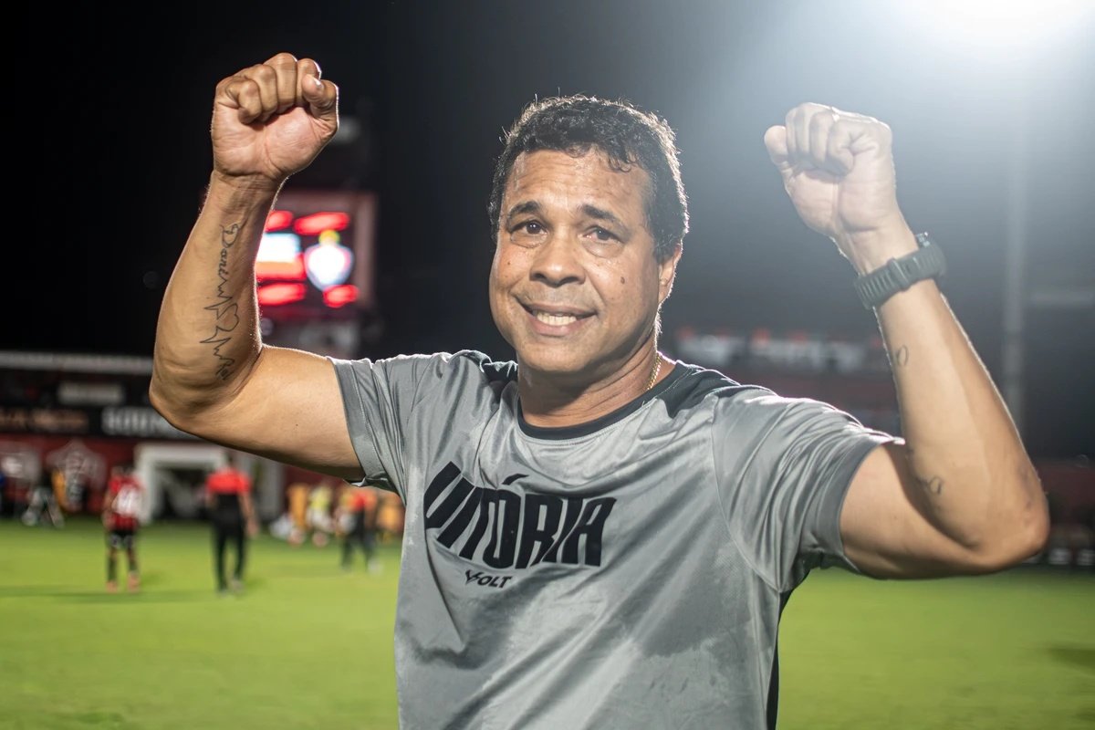 Vitória anuncia efetivação de Rodrigo Chagas como técnico da equipe