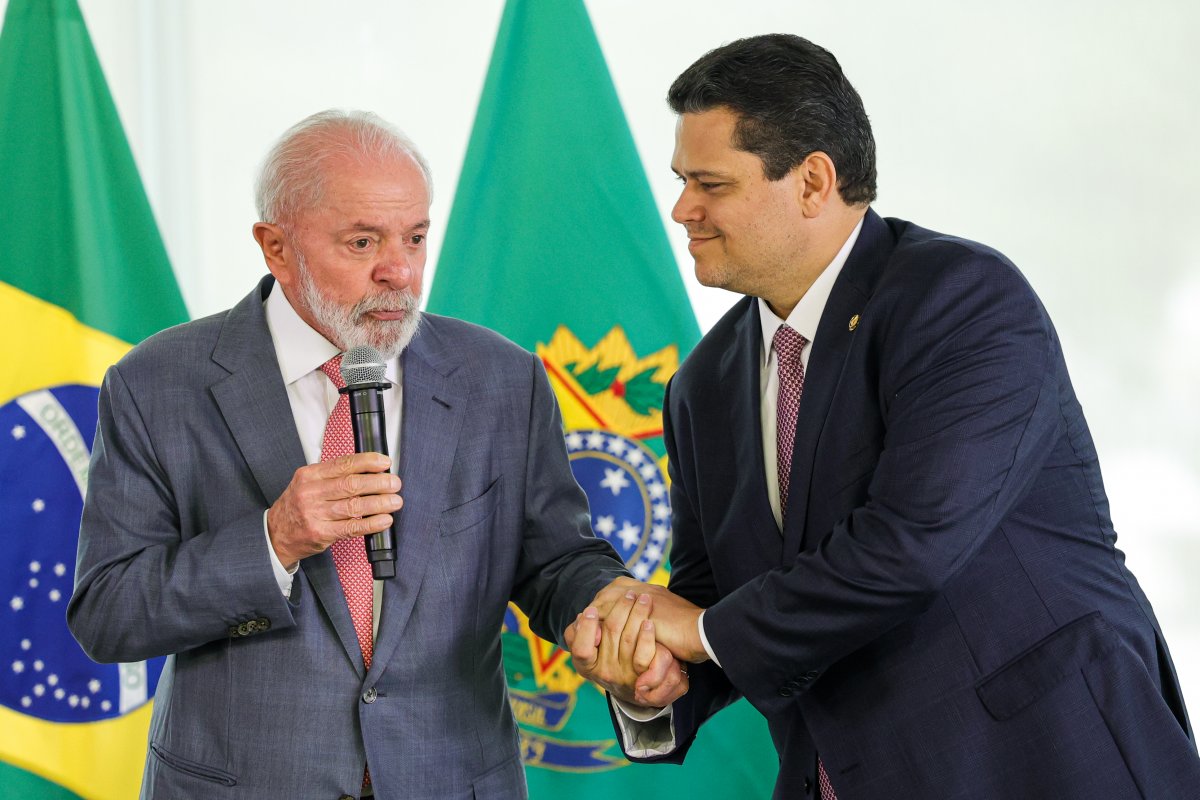 Lula se reúne com ministros do União Brasil e Alcolumbre após partido anunciar desembarque