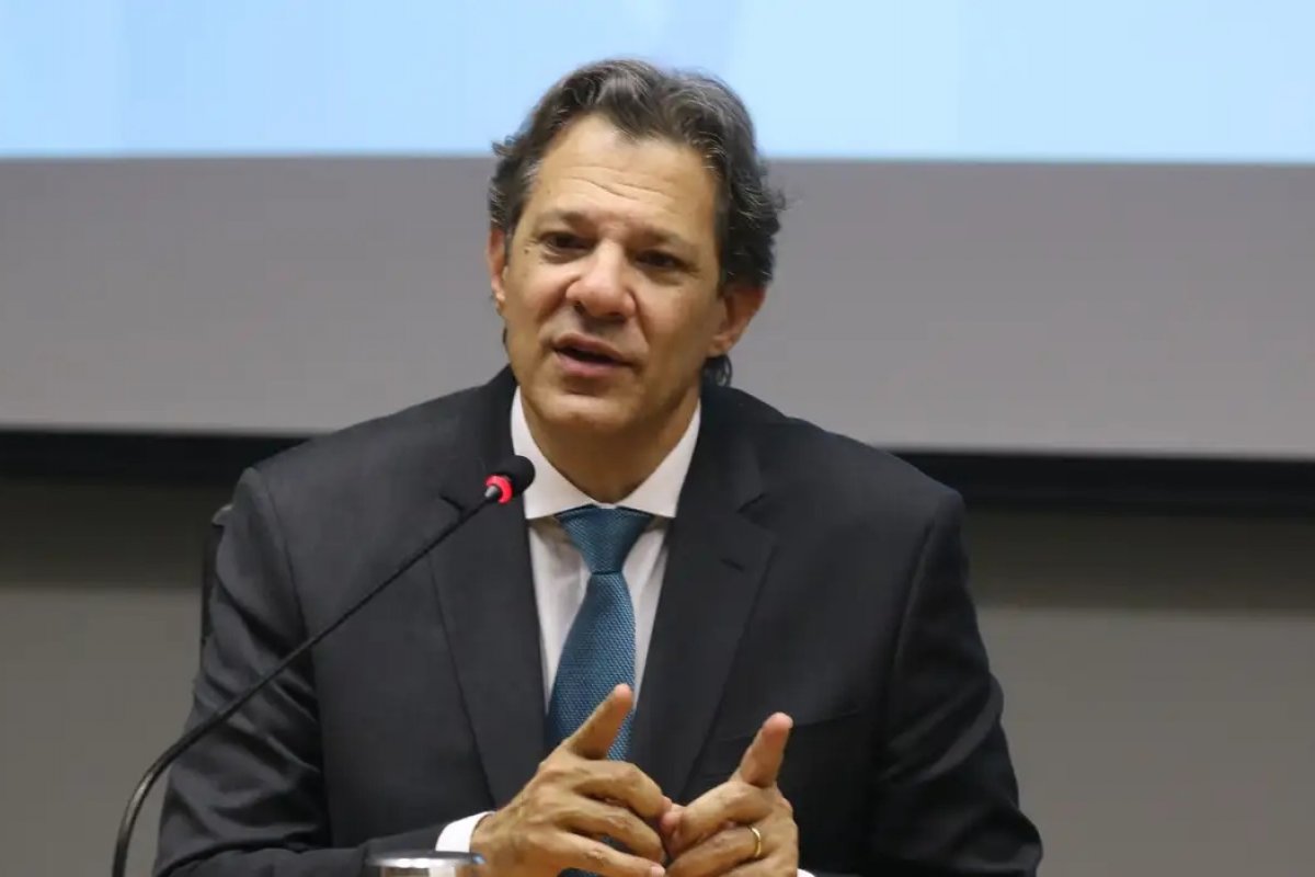 Haddad preocupa-se com projeto que dá ao Congresso poder para demitir diretores do BC