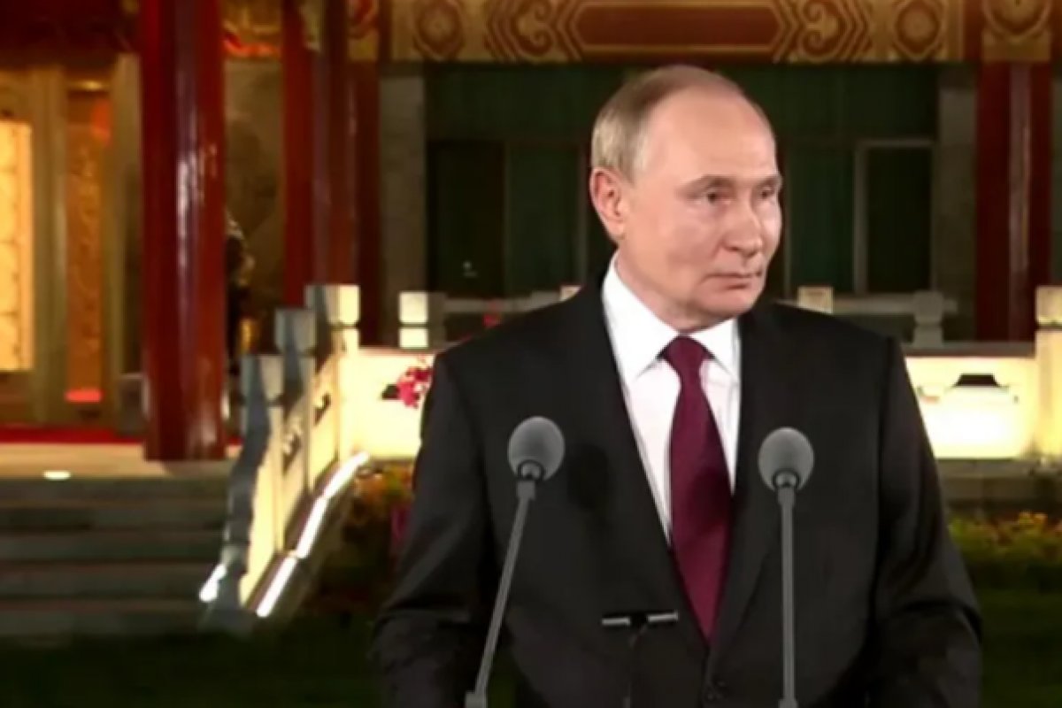 Putin diz estar pronto para encontro com Zelensky, mas exige que seja em Moscou