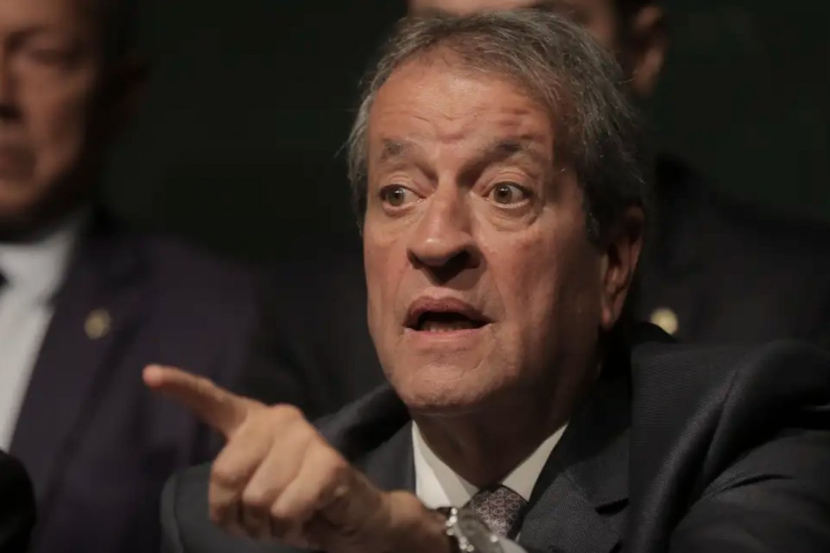 Valdemar responsabiliza governo por tarifaço de Trump e enfatiza: 'o Brasil que está errando'