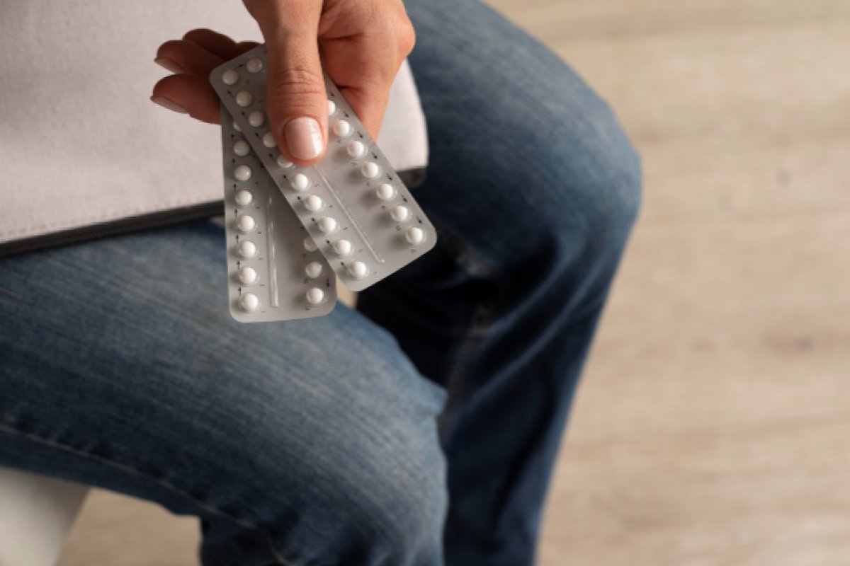 Especialista explica quanto tempo leva até a mulher conseguir engravidar após parar de tomar anticoncepcionais!