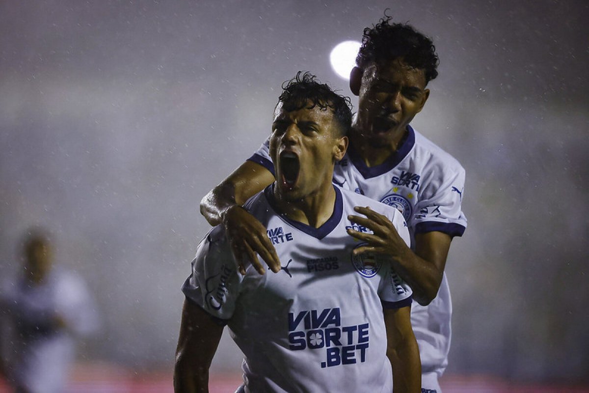Vídeo: Bahia goleia Confiança e põe uma mão na taça da Copa do Nordeste; confira os gols do Tricolor