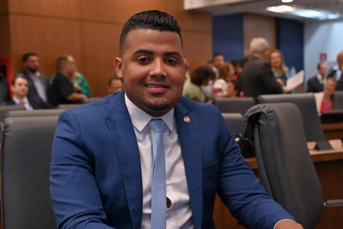 Deputado preso por negociar armas com facção usava loja do Flamengo e joias para lavar dinheiro do tráfico no RJ, aponta PF