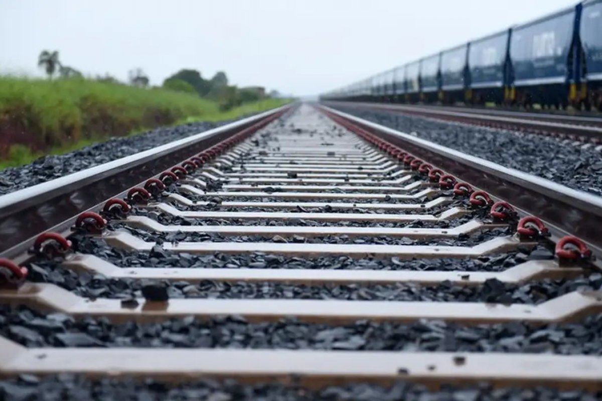 Governo publica edital para novo trecho da Ferrovia de Integração Oeste-Leste na Bahia