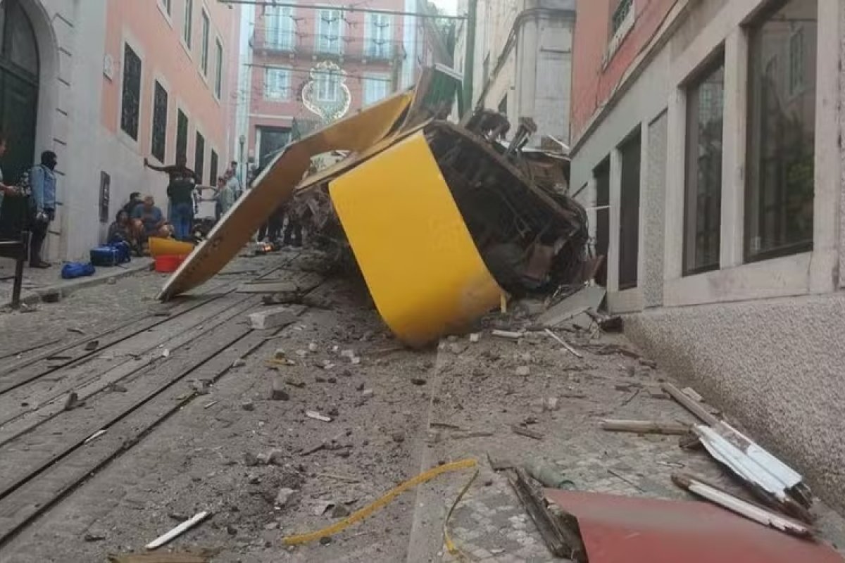 Brasileiros estão entre feridos do acidente no Elevador da Glória em Lisboa