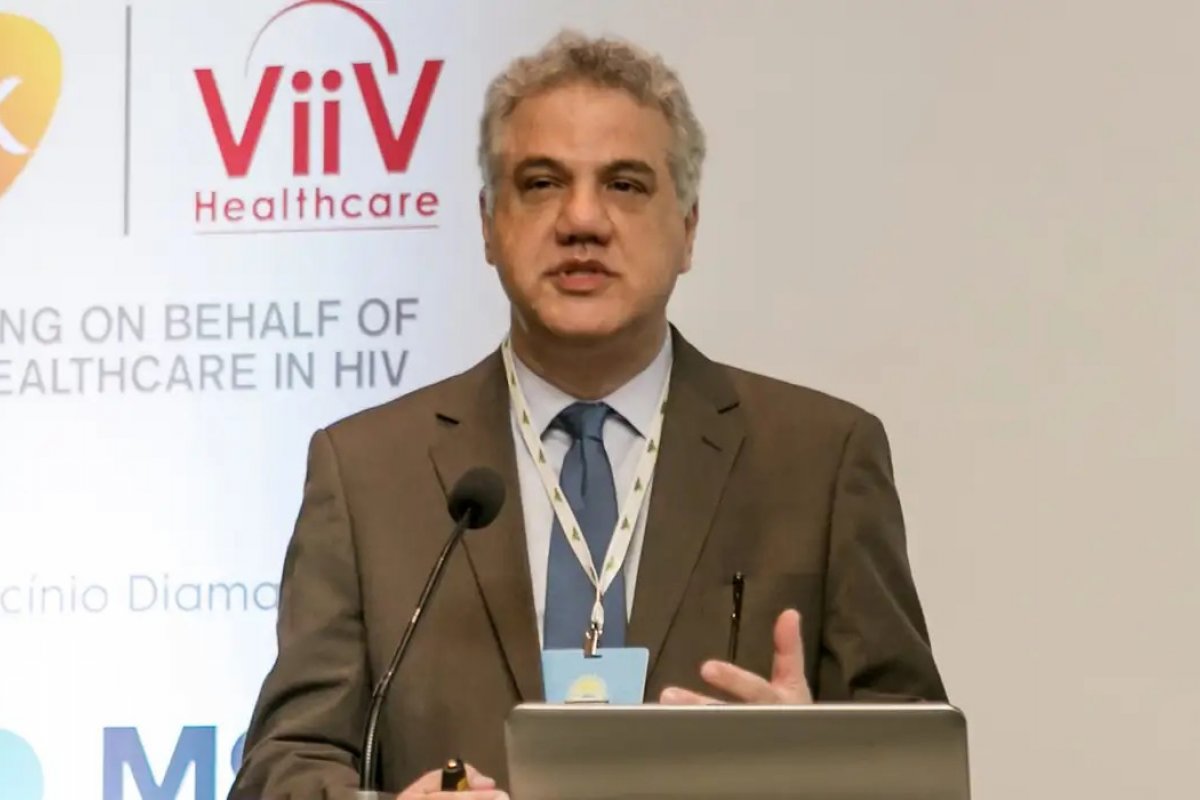 Casos de covid-19 voltam a crescer no Brasil, alerta infectologista