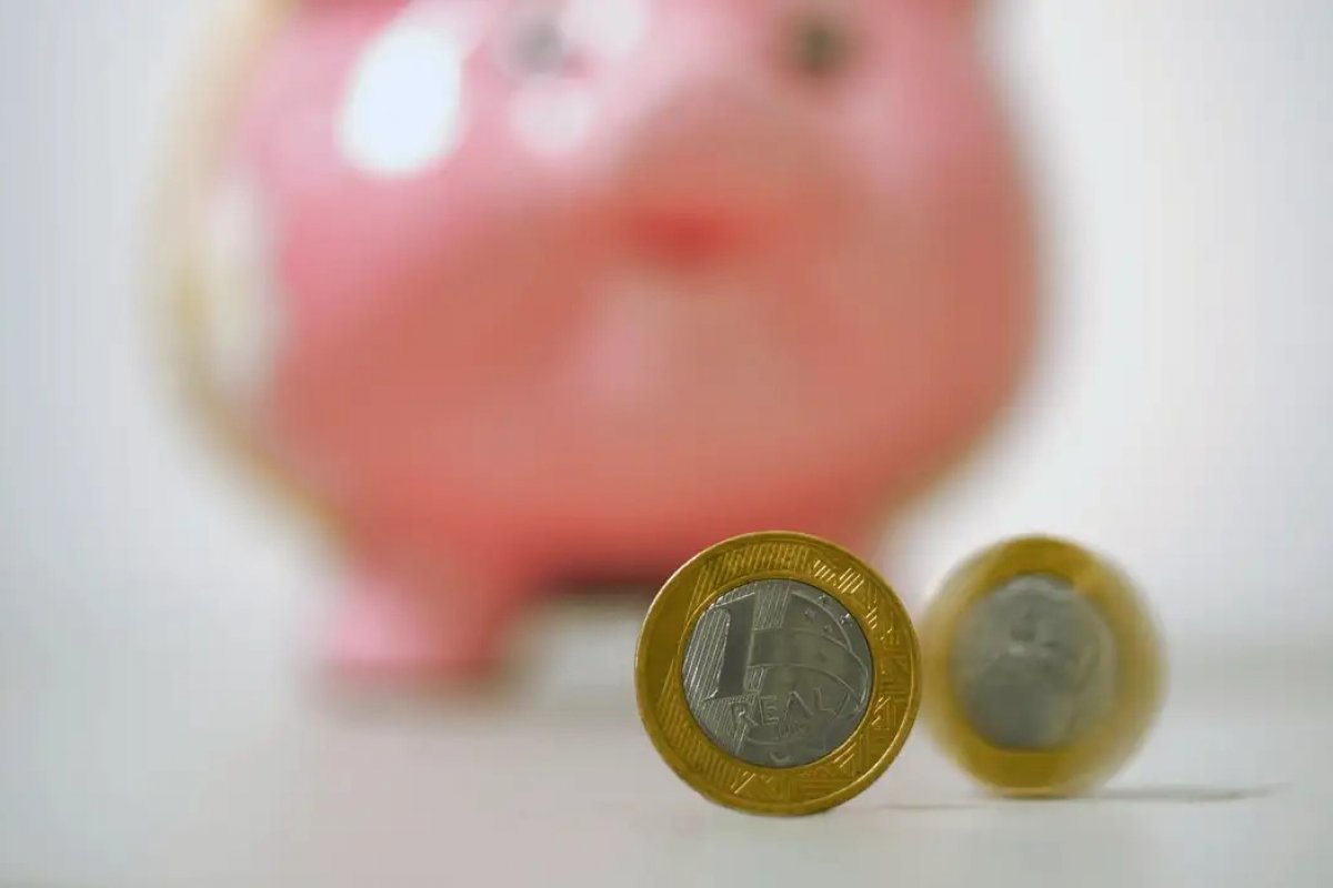 Poupança tem saída líquida de R$ 7,6 bilhões em agosto, diz BC