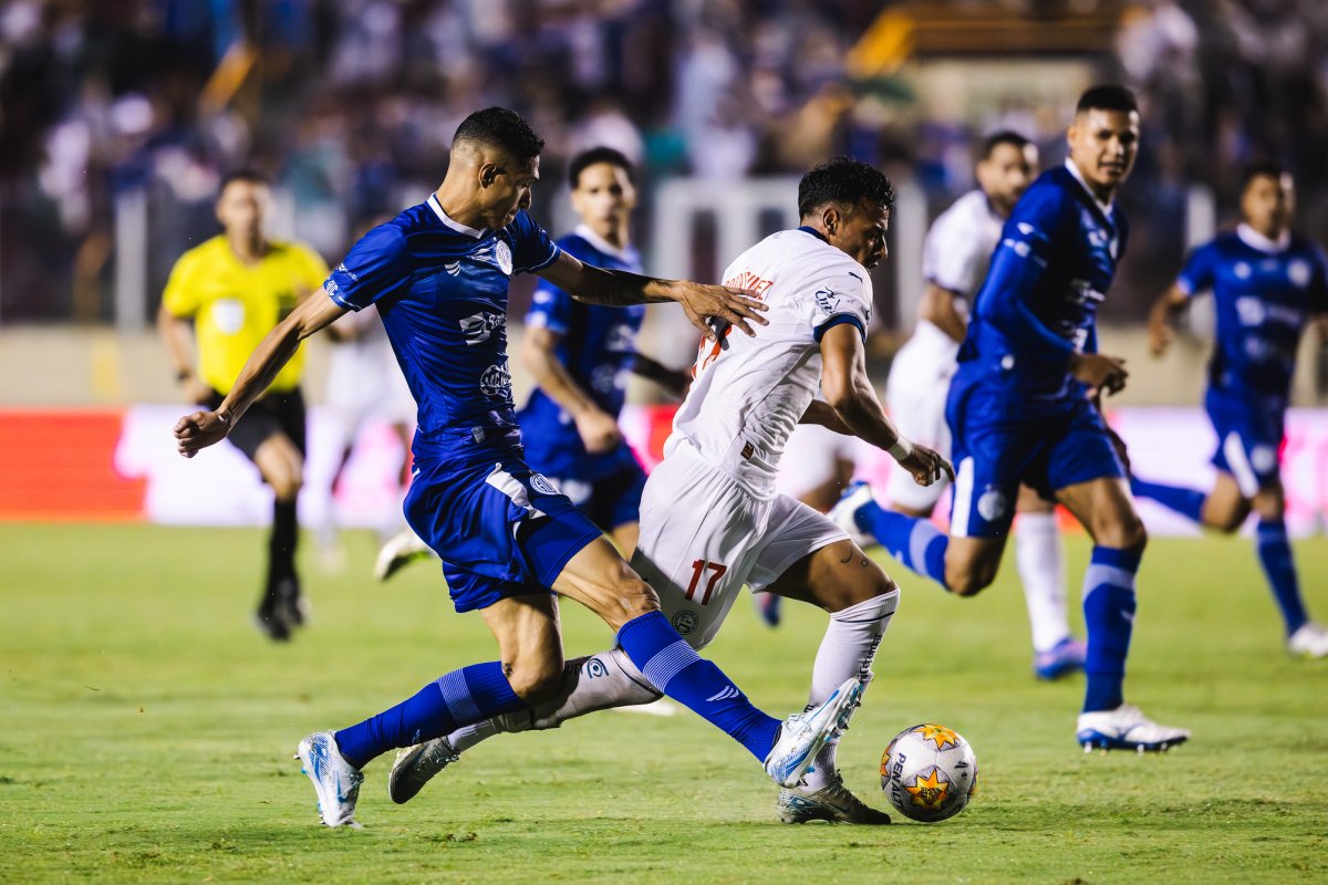 Com título na mão, Bahia recebe Confiança para confirmar penta da Copa do Nordeste