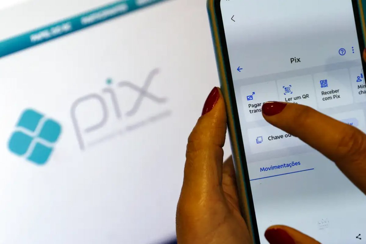 Suspeita de desviar mais de R$ 8 mil do cartão da ex-patroa é presa em Eunápolis