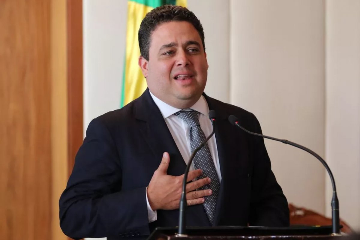 "Bolsonarismo é uma deficiência mental que faz patriota ser contra a Pátria", afirma ex-presidente da OAB