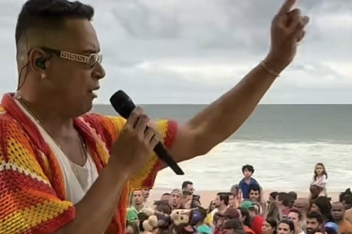 Xanddy Harmonia agita multidão na capital baiana! 