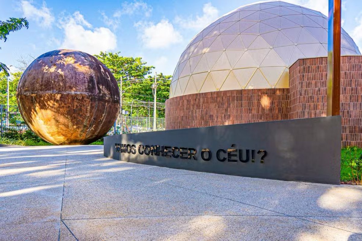 Planetário da Ufba oferece programação gratuita em setembro para observar eclipse lunar, equinócio de primavera e outros fenômenos