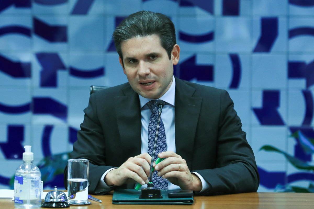 Hugo Motta reafirma prioridade da Câmara em votar isenção de IR até R$ 5 mil