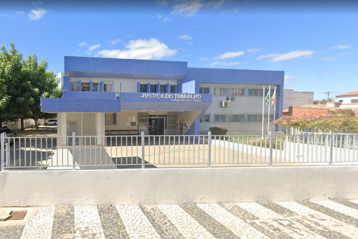 Advogado é multado em R$ 2 mil por chamar juiz de 'covarde' em Juazeiro