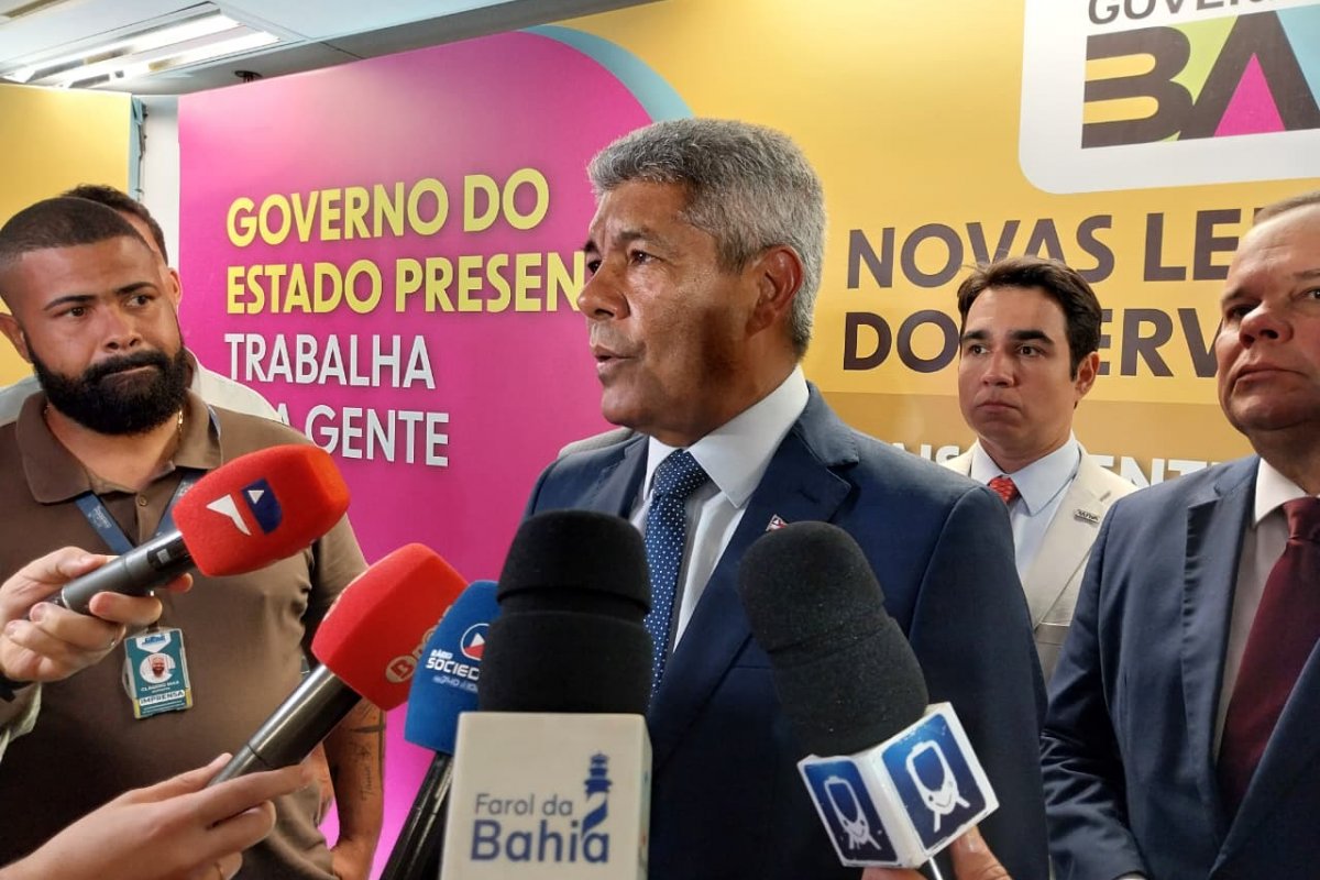 Vídeo: Jerônimo chama bolsonaristas de "traidores da pátria" por exibirem bandeira dos EUA no 7 de Setembro