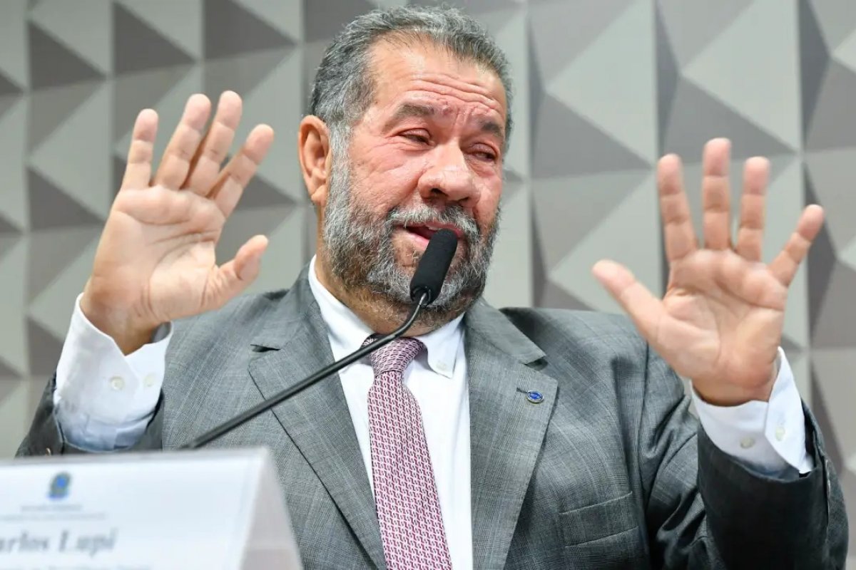 Ao vivo: CPMI do INSS ouve ex-ministro Carlos Lupi