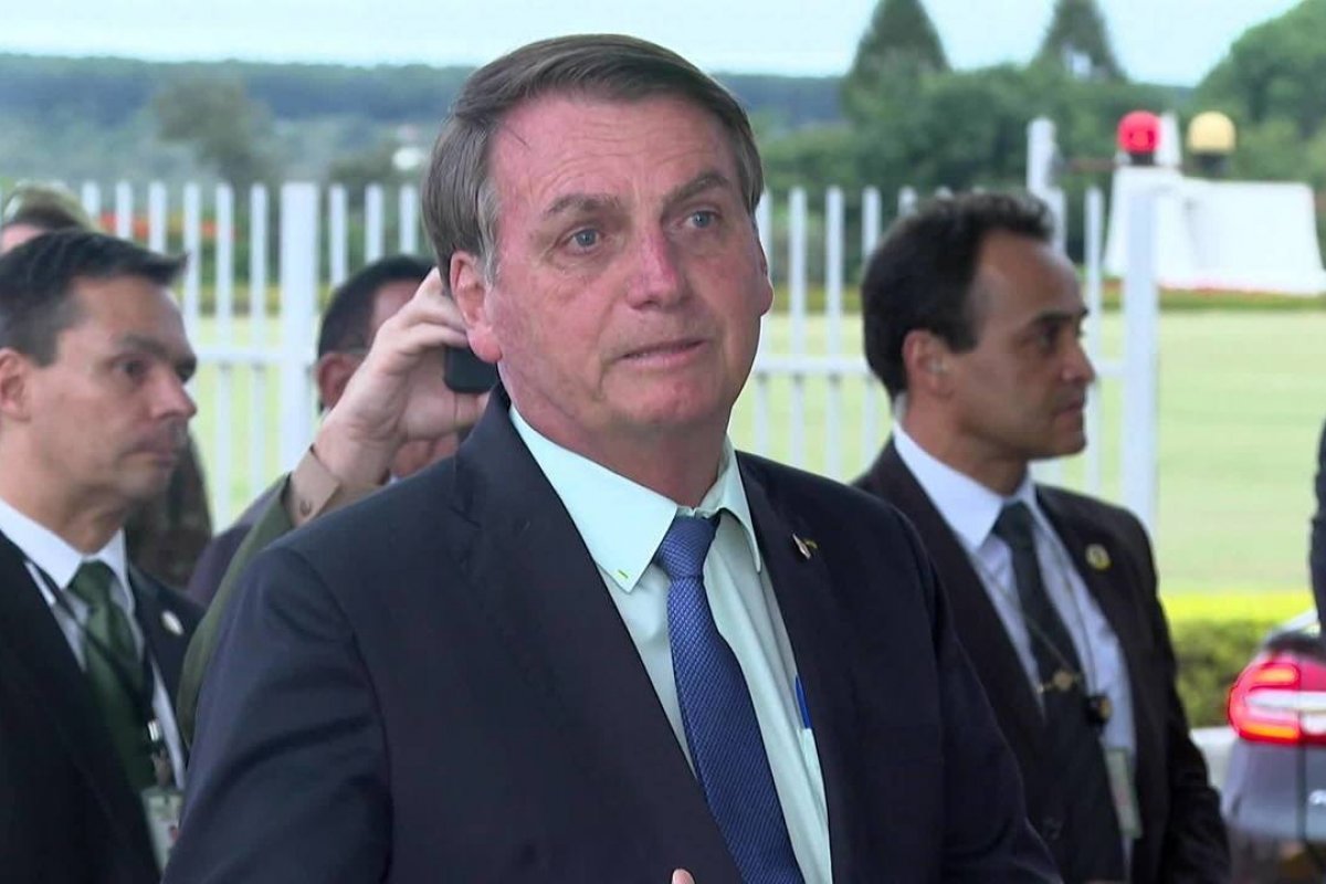 Bolsonaro deve enviar reforma administrativa depois do Carnaval