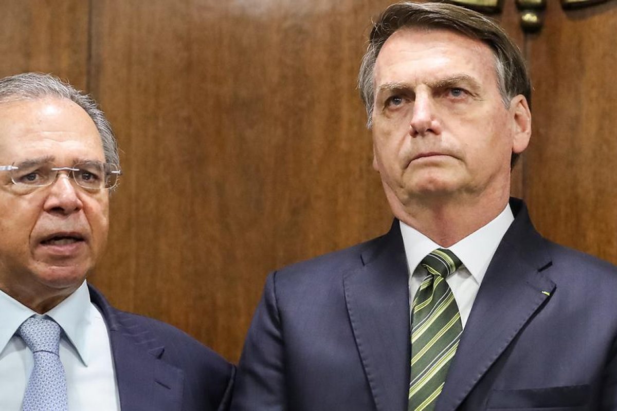 Ministros e servidores do governo Bolsonaro receberam R$ 17,9 mi de verbas extras em 2019