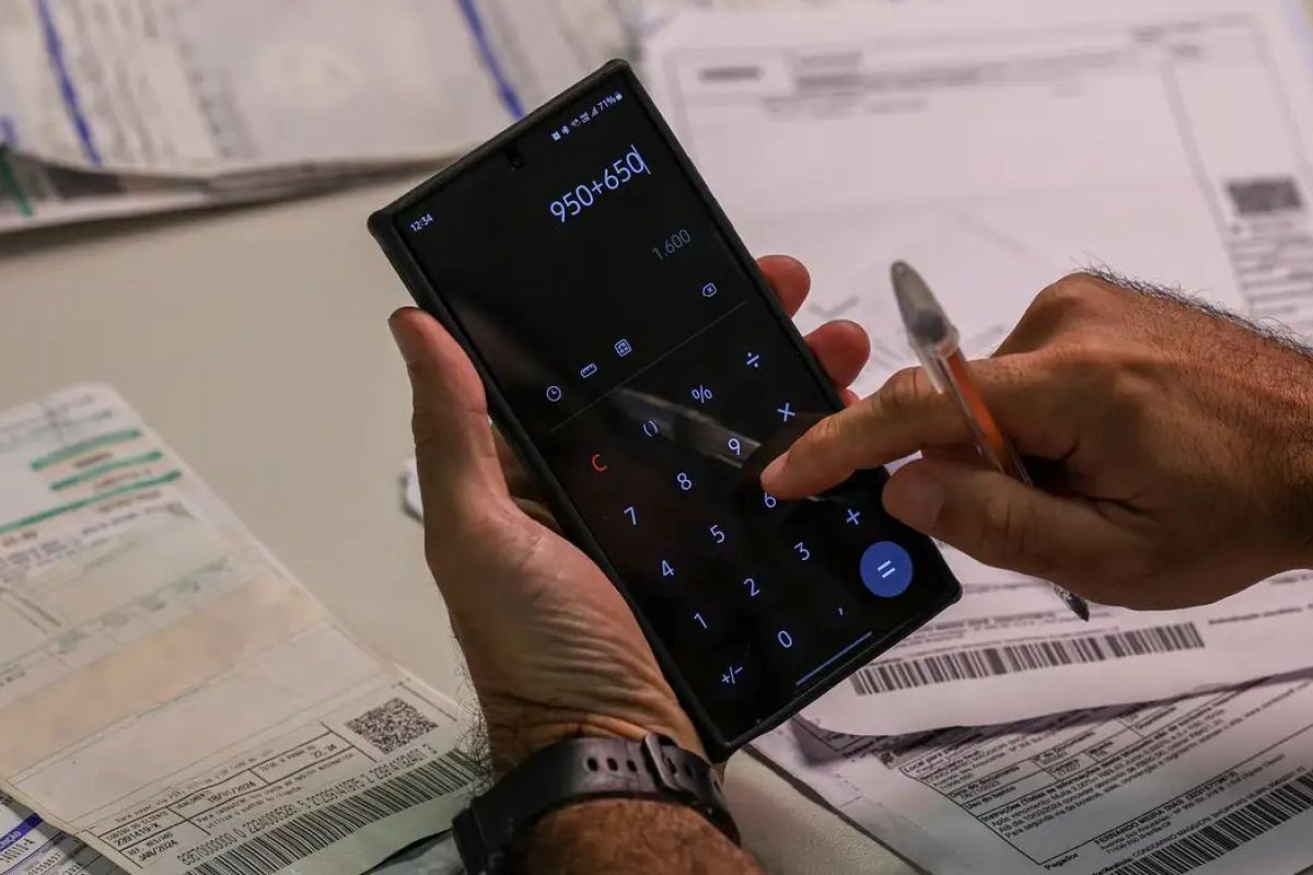 Inadimplência atinge 30,4% das famílias brasileiras em agosto, aponta CNC