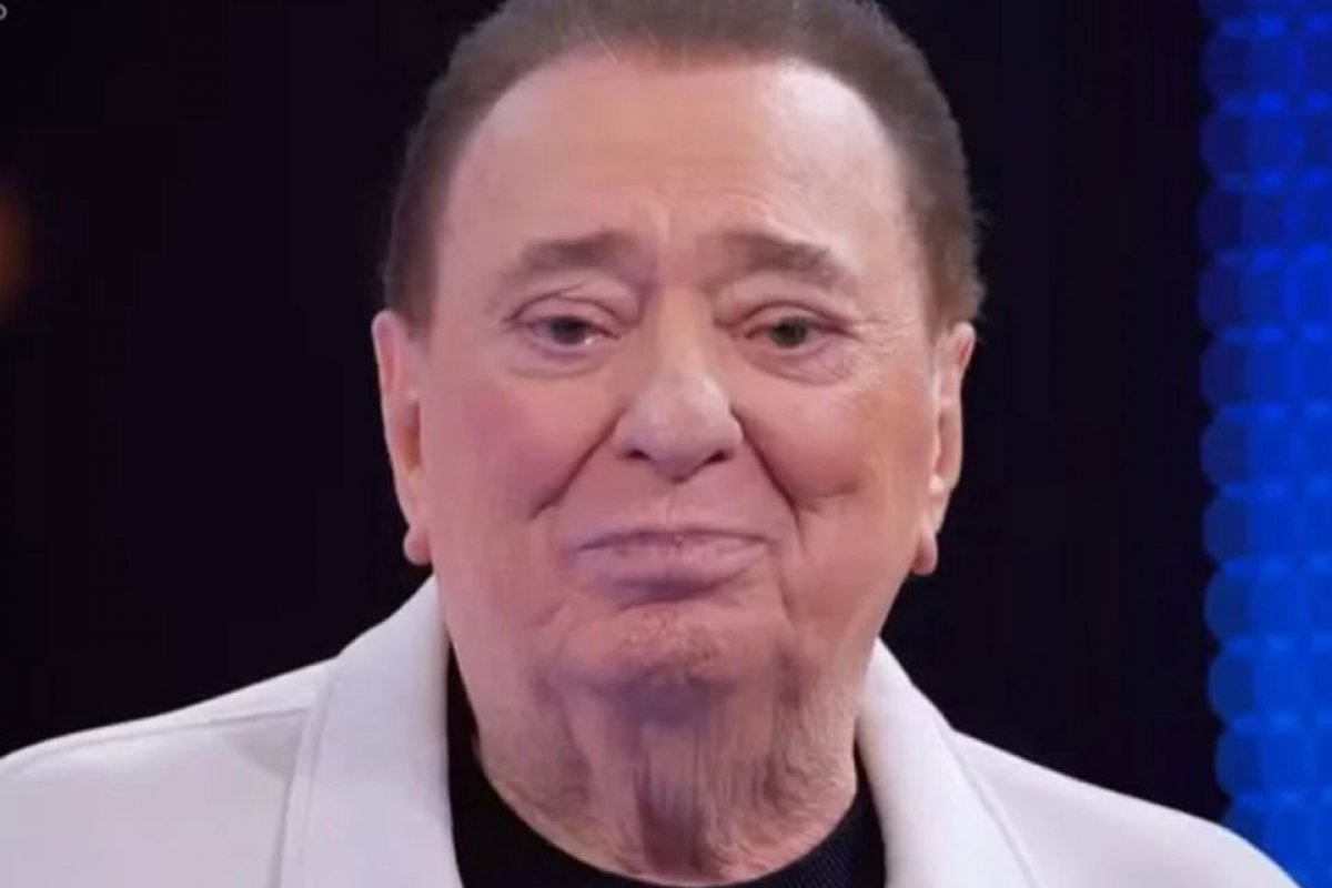 Raul Gil recebe alta depois de uma semana com quadro de diverticulite aguda