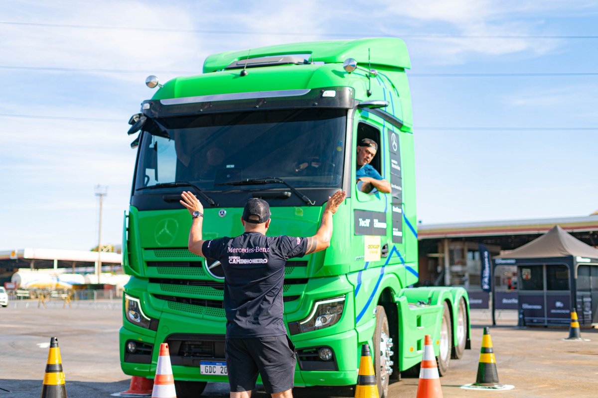 Feira de Santana recebe desafio do slalom no comando de um caminhão!