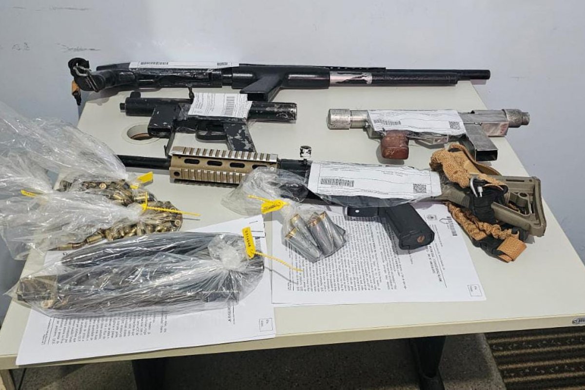Fuzil, espingarda e submetralhadoras são apreendidas durante operação em Baixa Grande
