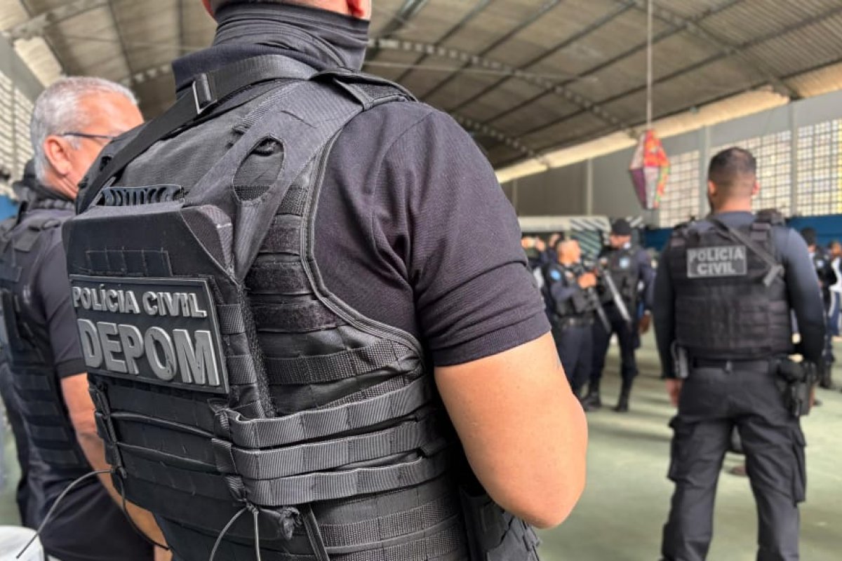 Operação fiscaliza comércio de sucatas e ferros-velhos em Salvador