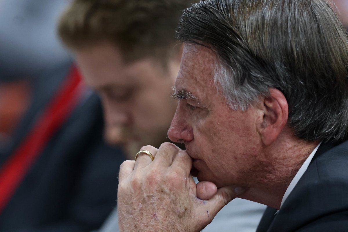 Bolsonaro acredita que será condenado pela trama golpista e teme prisão na Papuda, diz colunista