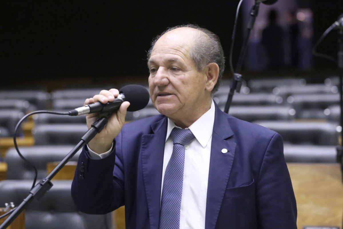 Câmara autoriza suplente de Zambelli a fazer alterações em gabinete