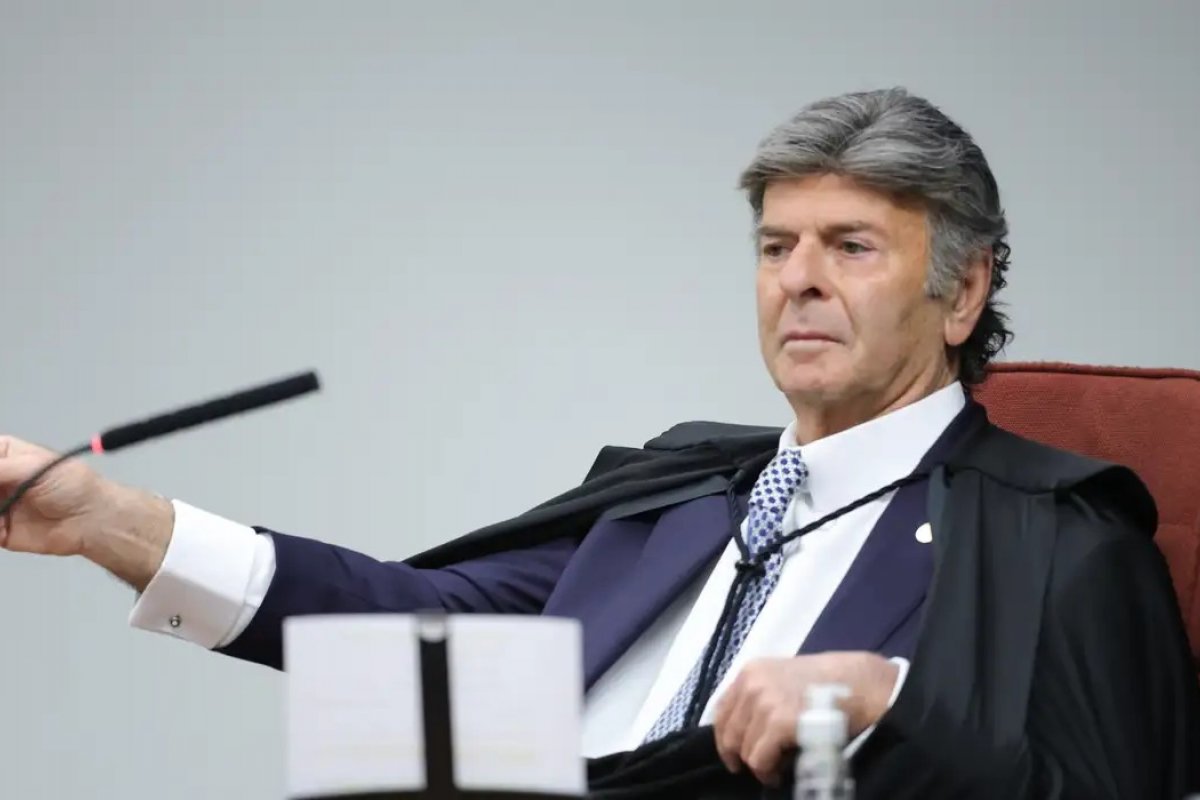 Juízes devem se abster de 'declarações públicas frequentes', diz Luiz Fux