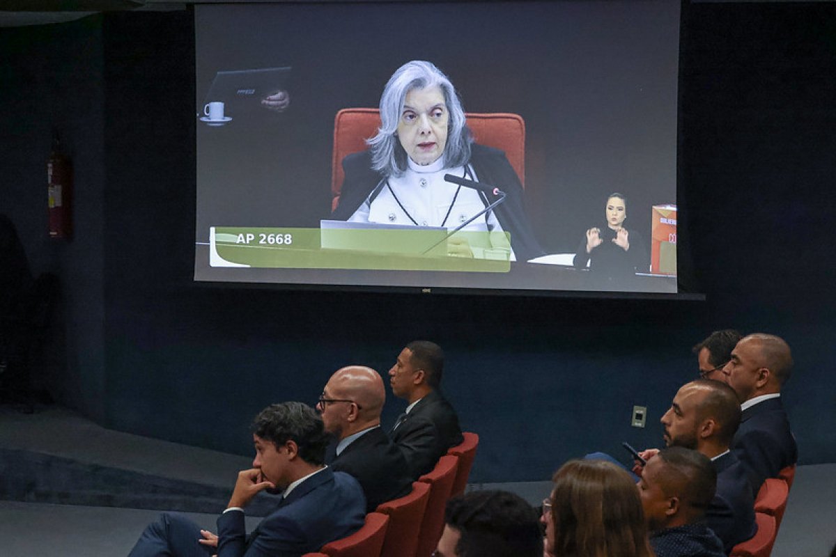 Cármen Lúcia sobre 8 de janeiro: “Não foi um acontecimento banal”
