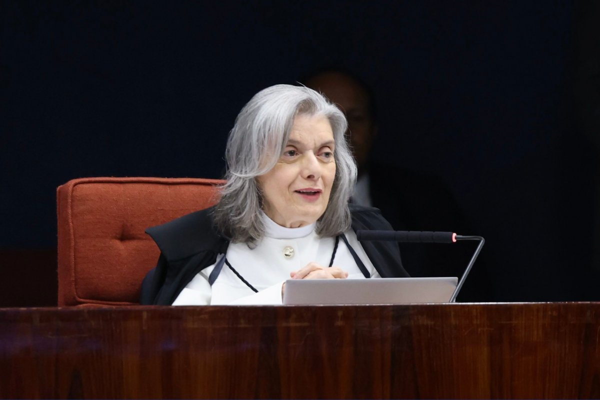 Julgamento do golpe: Cármen Lúcia diz que Bolsonaro praticou crimes como líder da organização criminosa