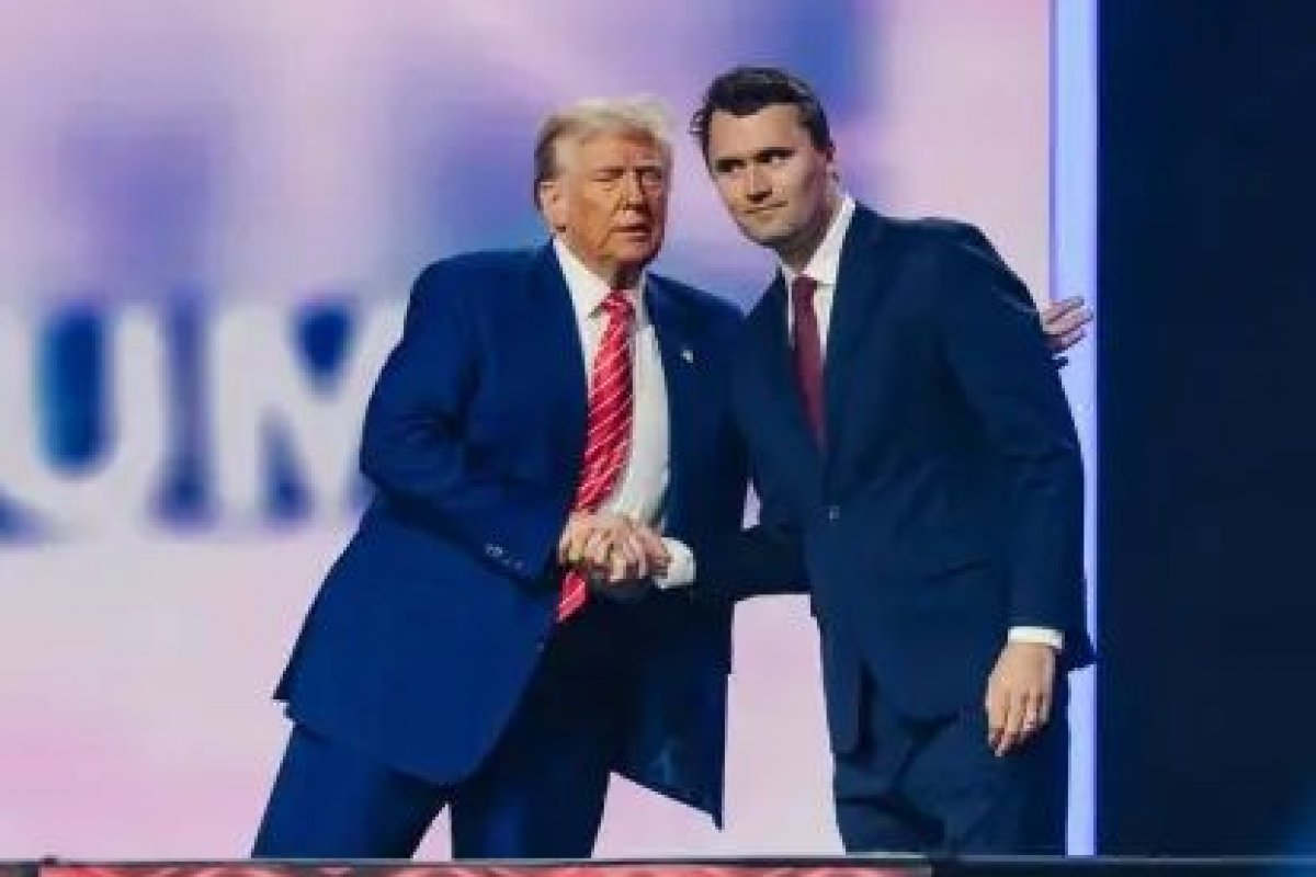 EUA ameaçam agir contra estrangeiros que minimizem morte de Charlie Kirk