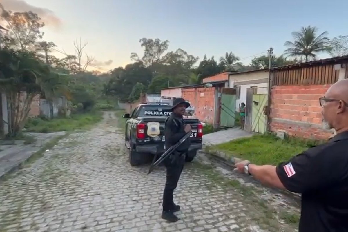 Grupo criminoso responsável por tráfico de drogas e homicídios na RMS é alvo de operação