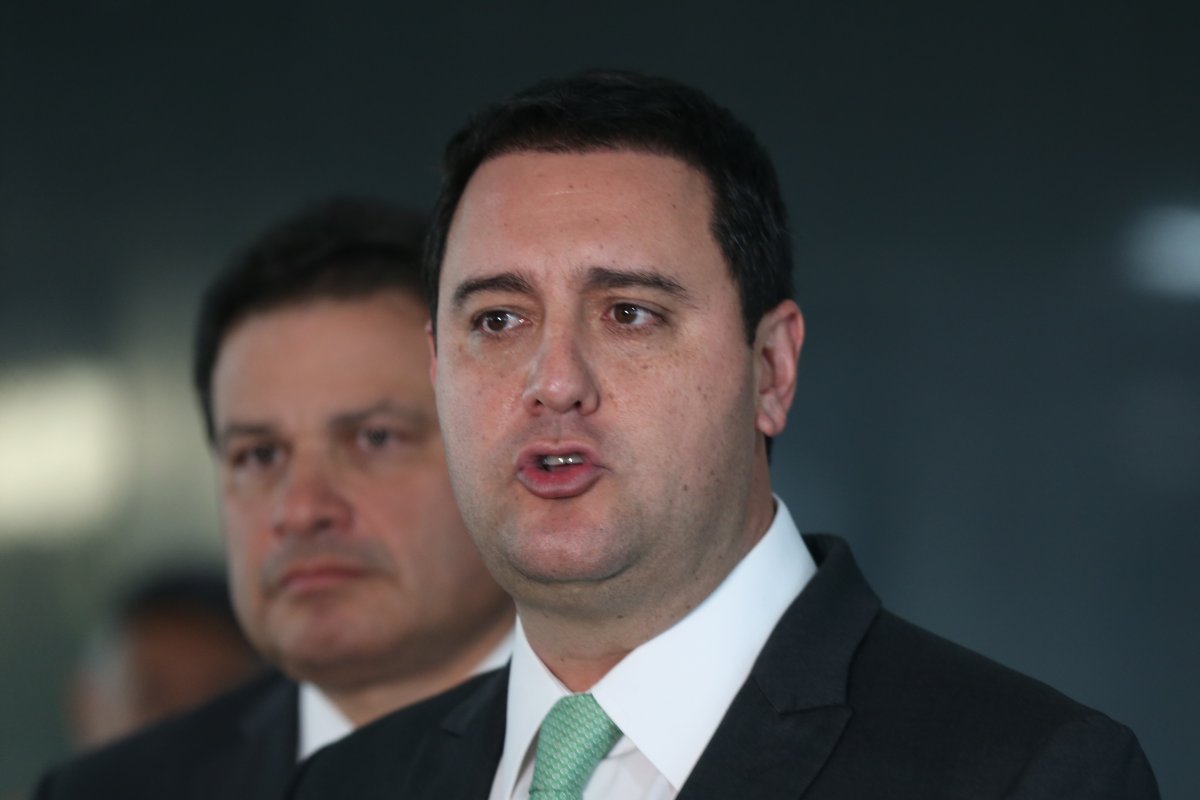 Ratinho Jr. afirma haver perseguição a Bolsonaro e se diz solidário a ele diante de condenação