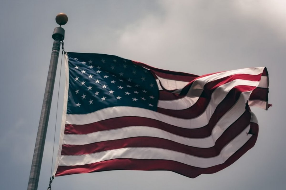 Embaixada dos EUA contesta julgamento do STF e cogita medidas contra o Brasil