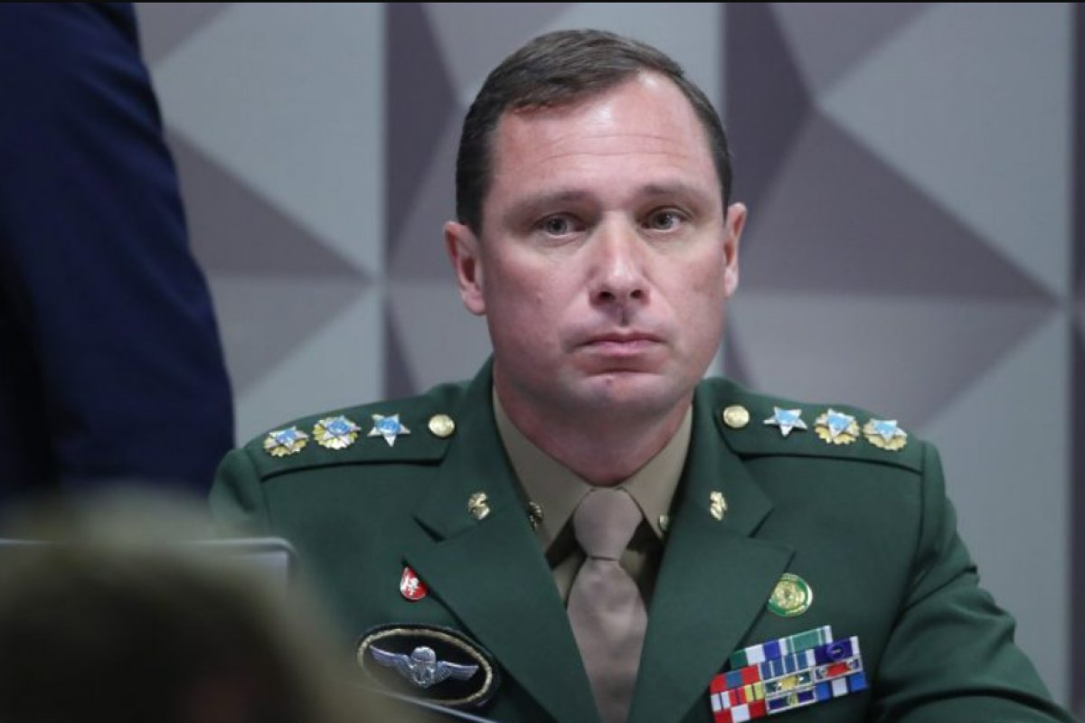 Defesa de Mauro Cid solicita revogação de cautelares e extinção da pena