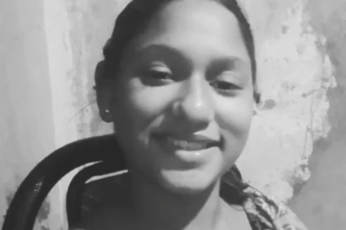 Adolescente que espancou e matou menina de 10 anos dentro de escola é apreendido