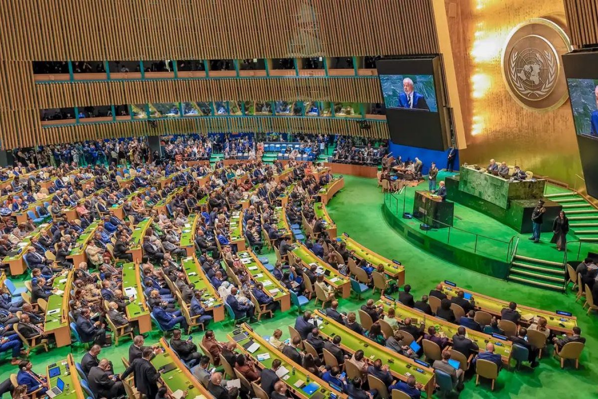 ONU aprova resolução que apoia governo palestino sem o Hamas