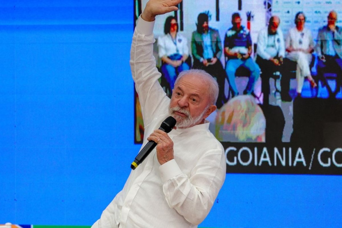 “Em se tratando de saúde, você não tem esse negócio de direita e esquerda”, diz Lula durante visita ao Hospital Universitário de Brasília