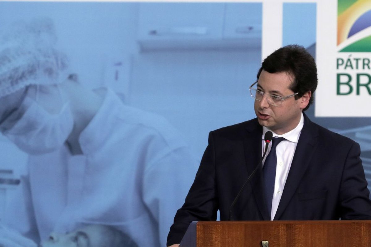 Empresa de chefe da Secom recebeu aditivo da Igreja Universal logo após ele assumir o cargo