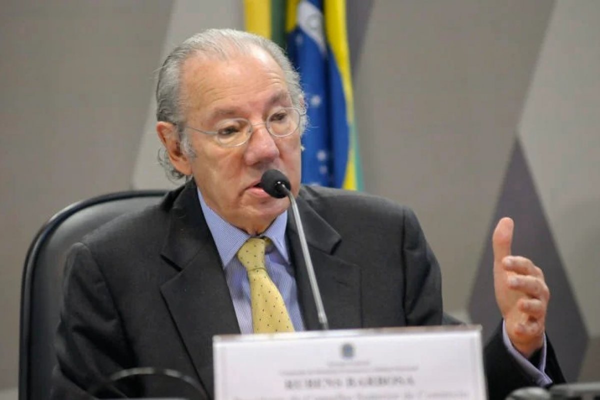 Ex-embaixador Rubens Barbosa defende debate sobre futuro nuclear do Brasil